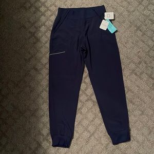 NWT women’s jogger scrubs